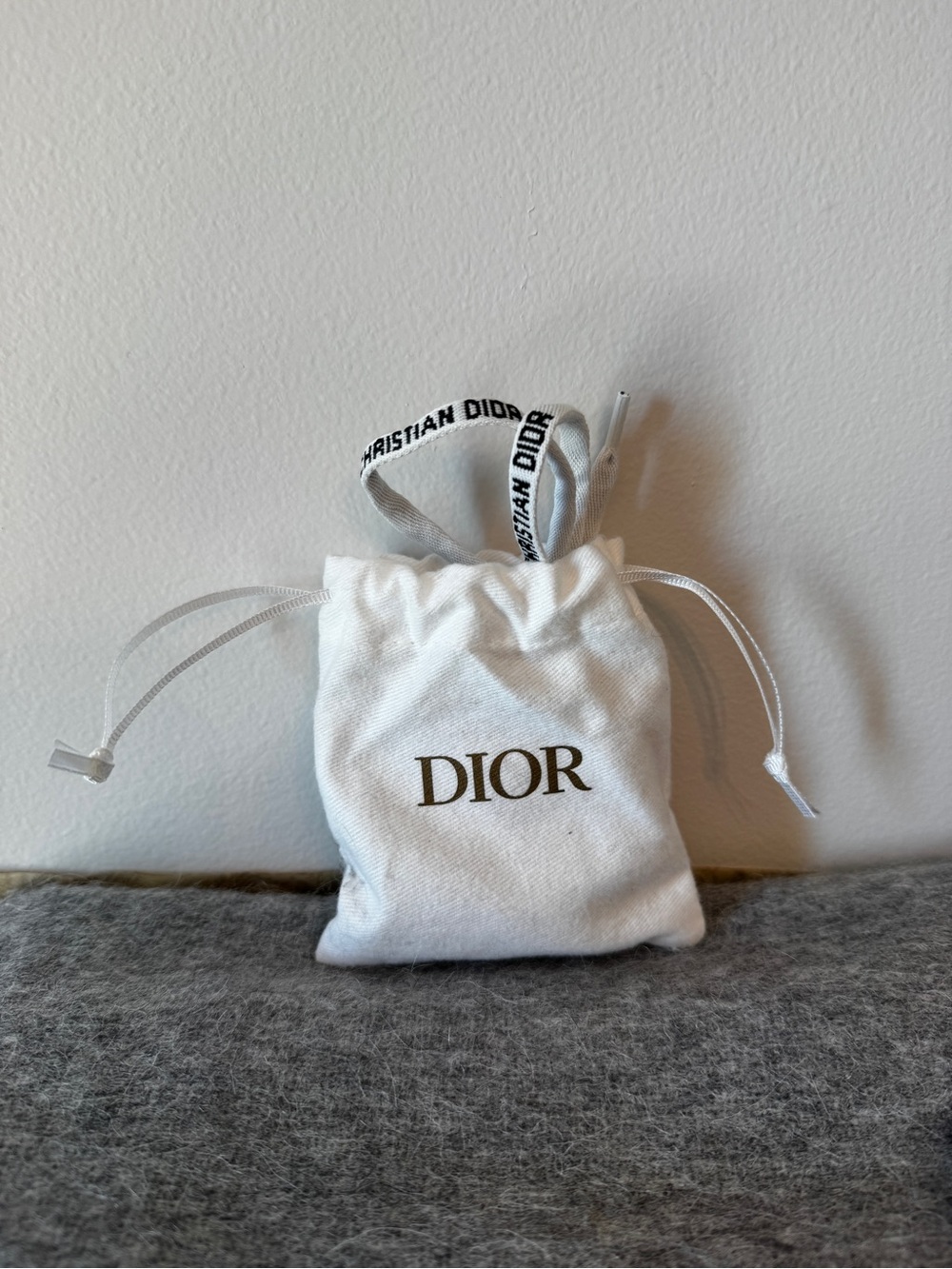 Dior NEW shoelaces with White Branded Drawstring Pouch with Black Logo Trim